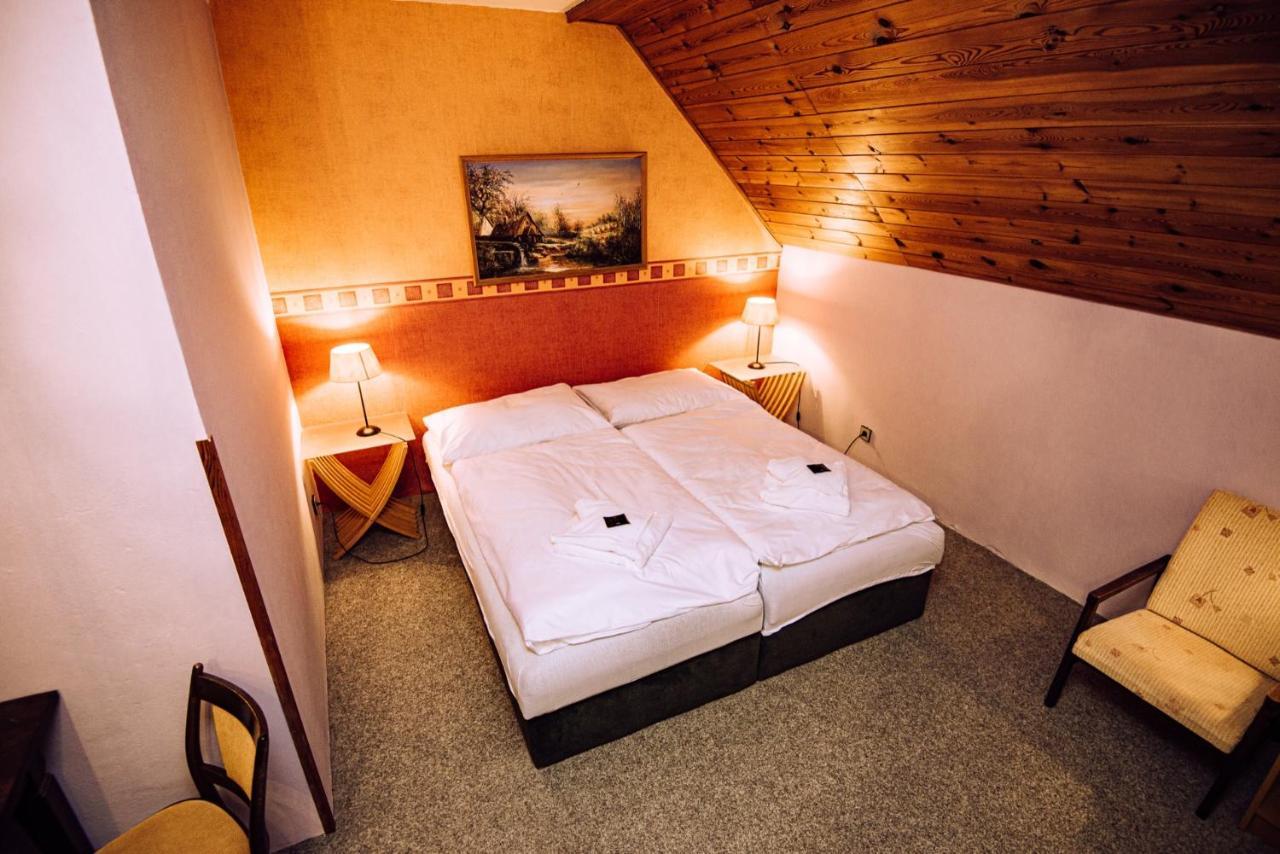 Penzion Čert Horní Maršov Esterno foto