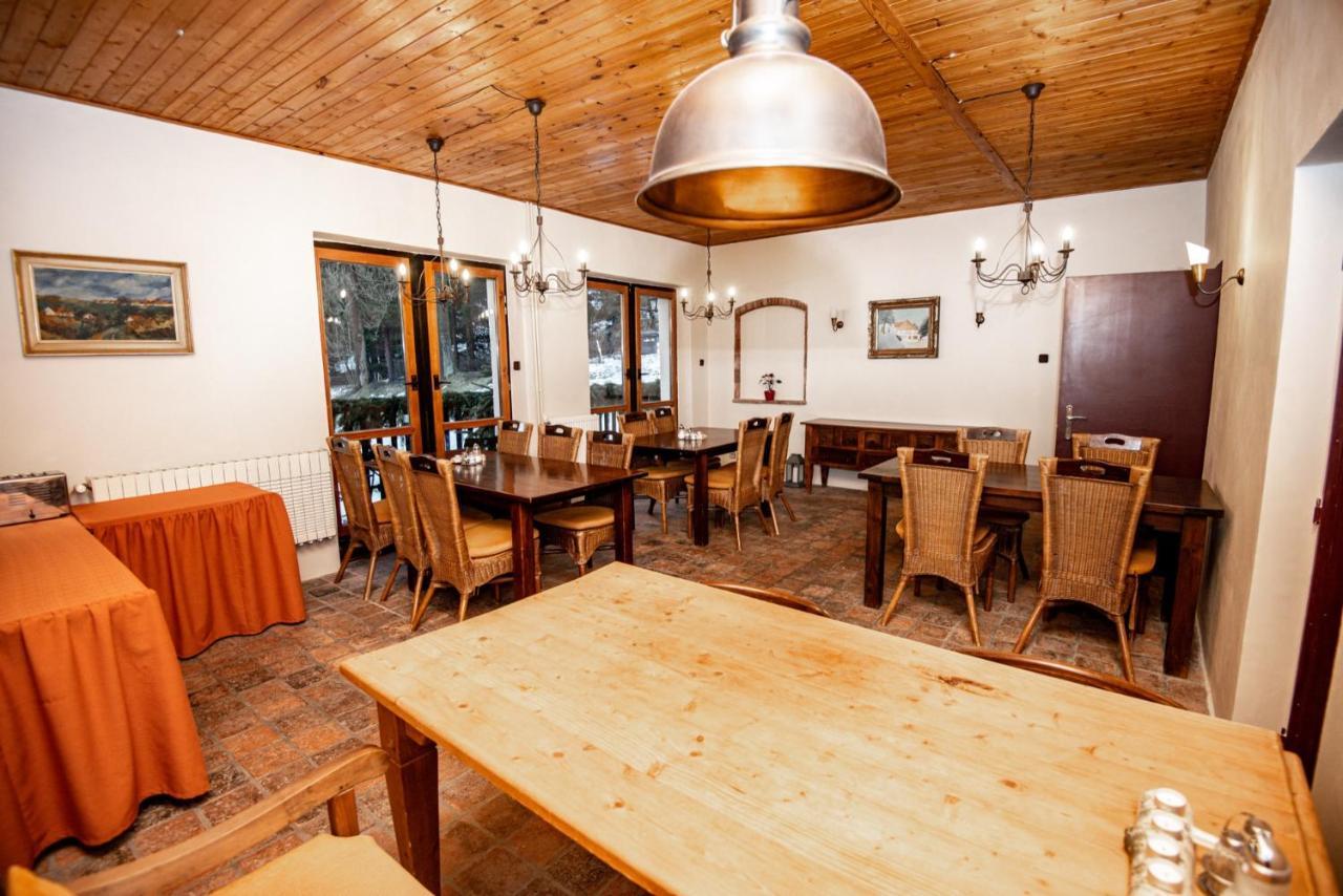 Penzion Čert Horní Maršov Esterno foto